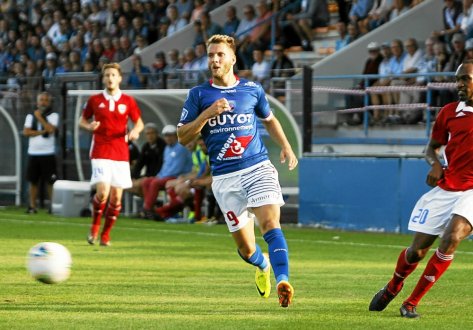 SPORTS . FOOTBALL . NATIONAL . US CONCARNEAU . le concarnois Valentin LAVIGNE (photo C. ROSE)