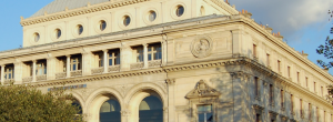 ththéeaatretre