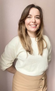 HUSSAR-Caroline-Portrait-©-DR-scaled